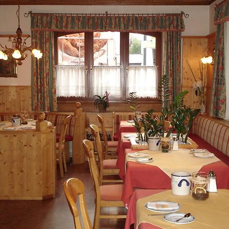 Hotel Almtalerhof Traun Bagian luar foto
