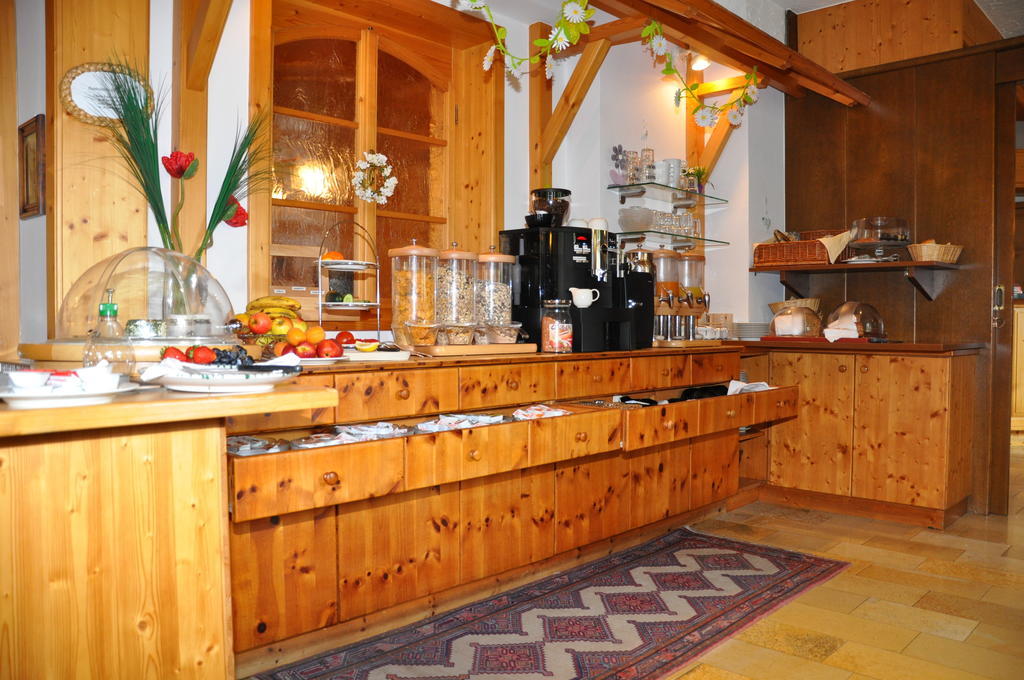 Hotel Almtalerhof Traun Bagian luar foto