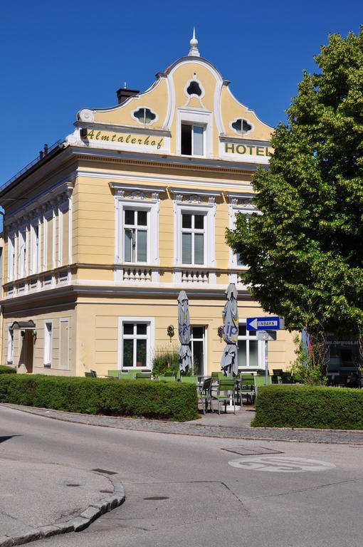 Hotel Almtalerhof Traun Bagian luar foto