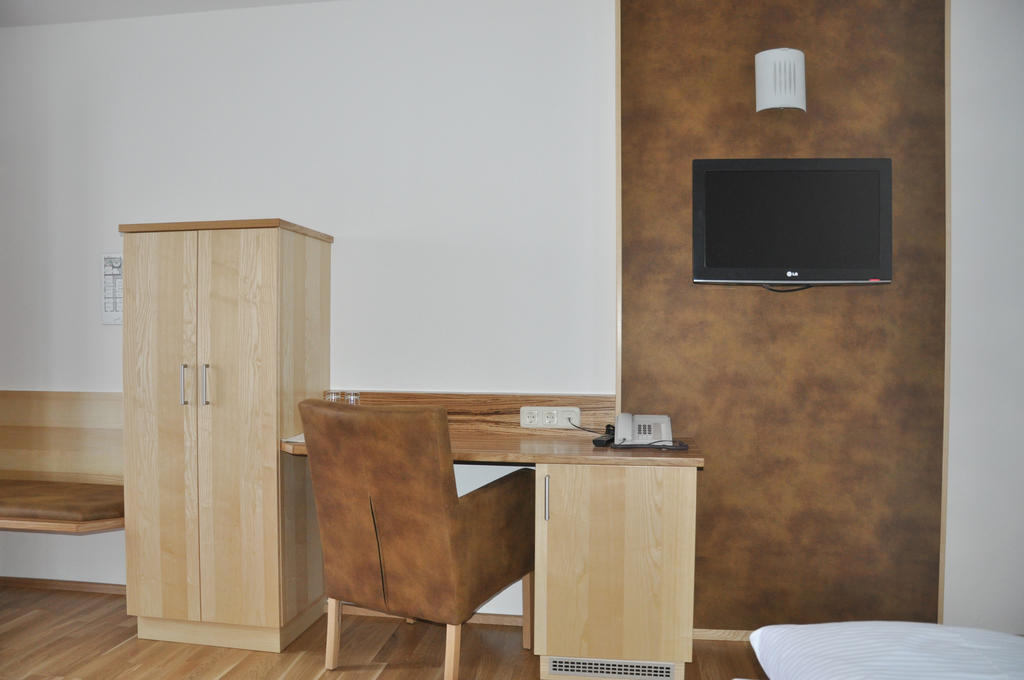 Hotel Almtalerhof Traun Ruang foto