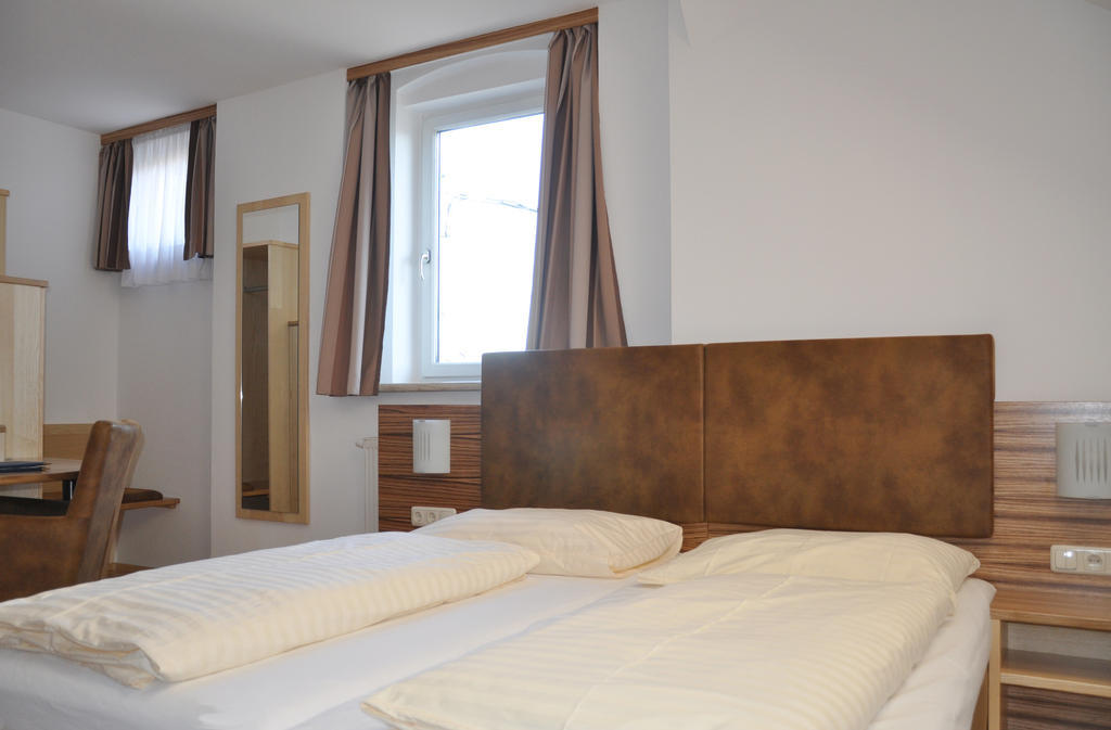Hotel Almtalerhof Traun Ruang foto